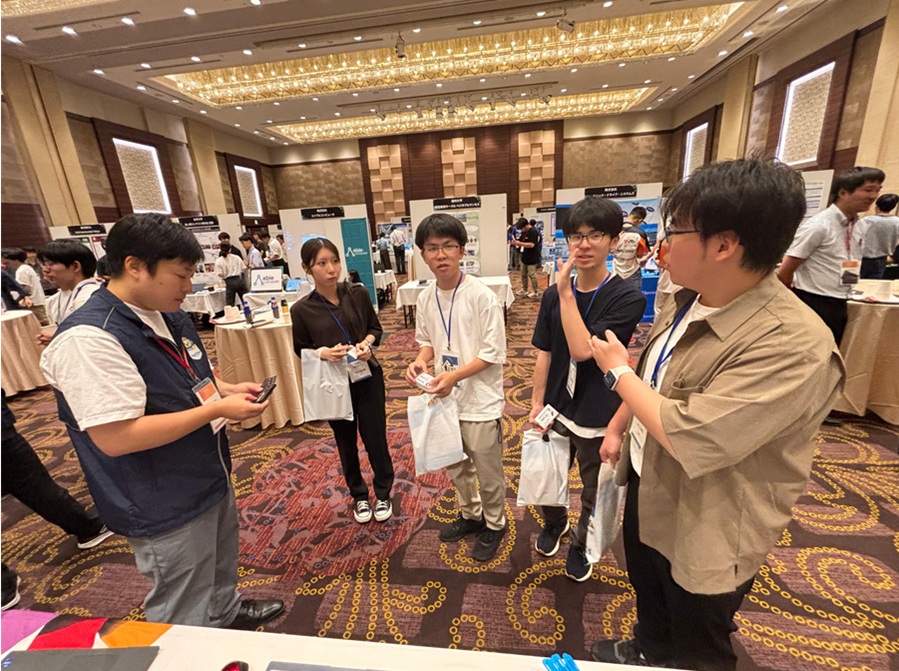 学生・企業双方による活動展示交流会